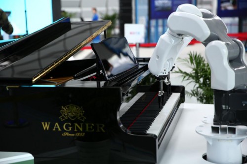 瓦格纳登陆2019世界互联网大会 钢琴工艺同样极具科技感(图7)