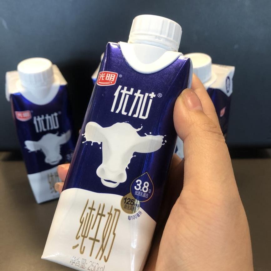 光明优加纯牛奶，快速补充每日蛋白质