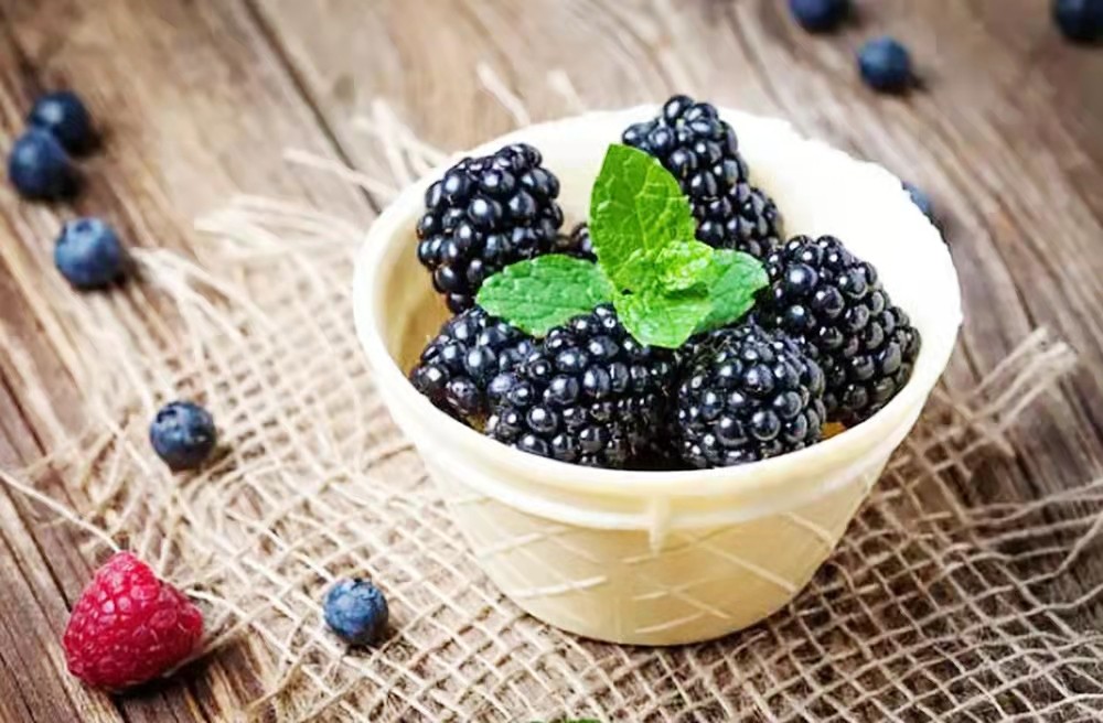 热量低的水果怎么选？这款黑莓浆饮品健康又好喝