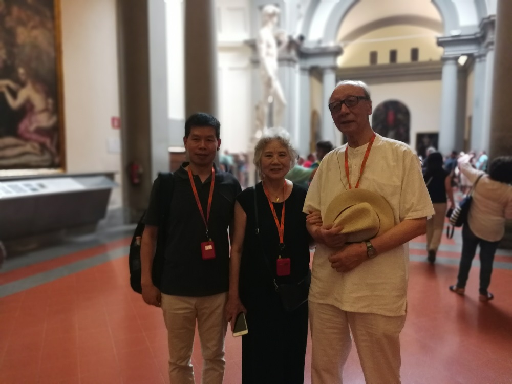 在佛罗伦萨美术学院美术馆，和詹建俊先生、王樯老师合影2.jpg