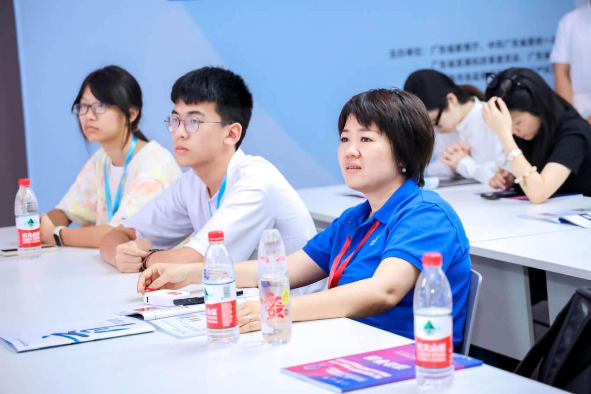 三创合一集团携手优秀企业家前走进深圳大学